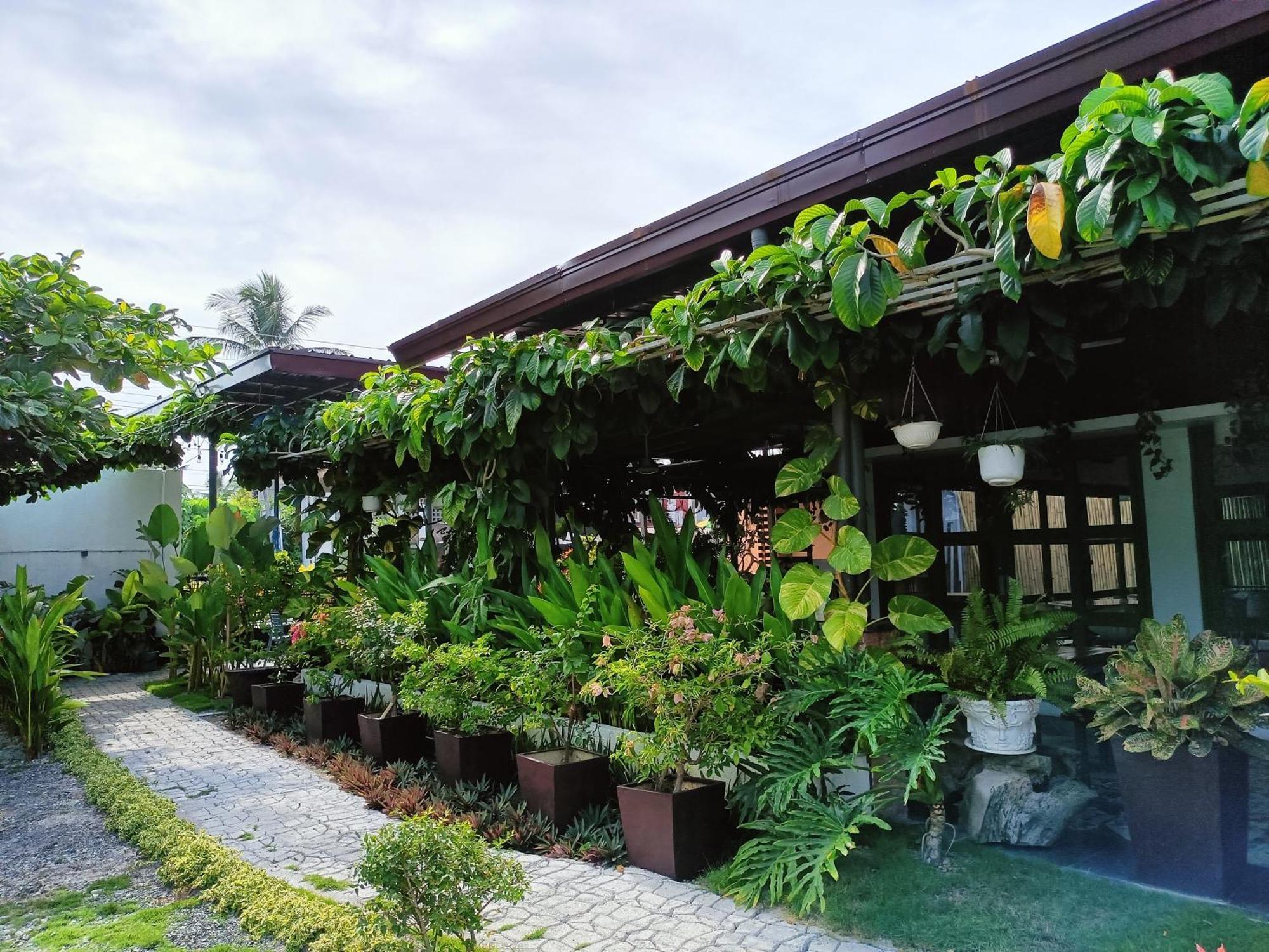 Vivo Siargao Hotel Хенерал Луна Екстериор снимка