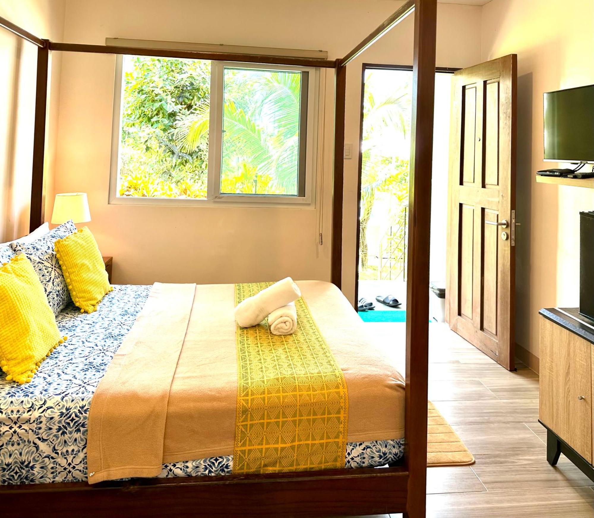 Vivo Siargao Hotel Хенерал Луна Екстериор снимка